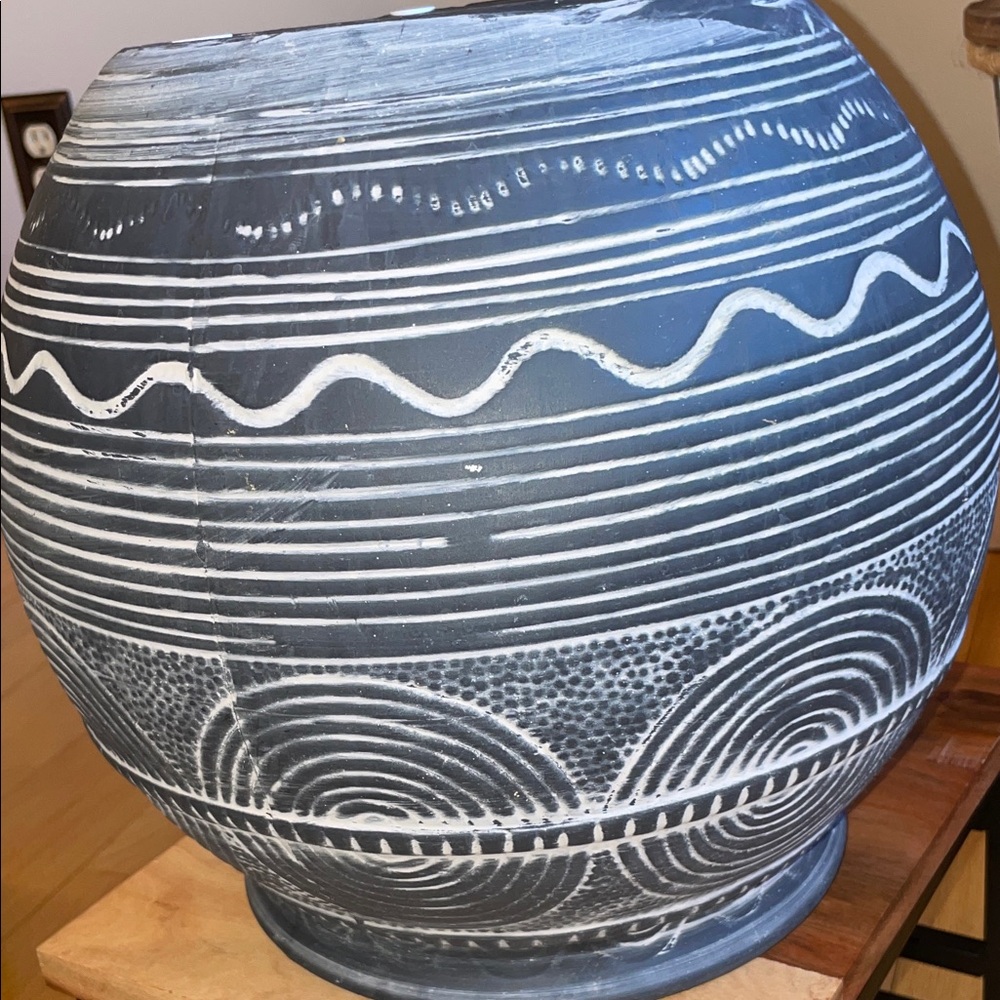 Handcrafted Gray and White Large Ceramic Planter…new, unused - Picture 10 of 10